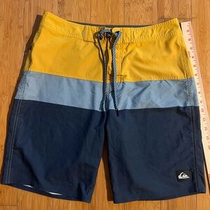 Quicksilver men’s boardshorts. Great condition.